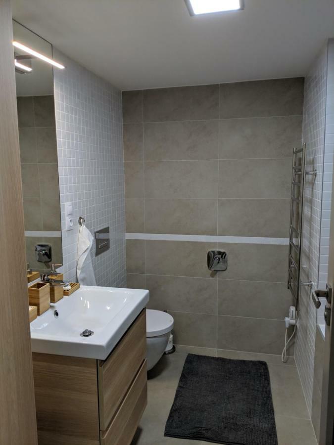 Ap10 - Apartments 4U Brezinova "Overnight Simply" Hradec Králové Exteriör bild